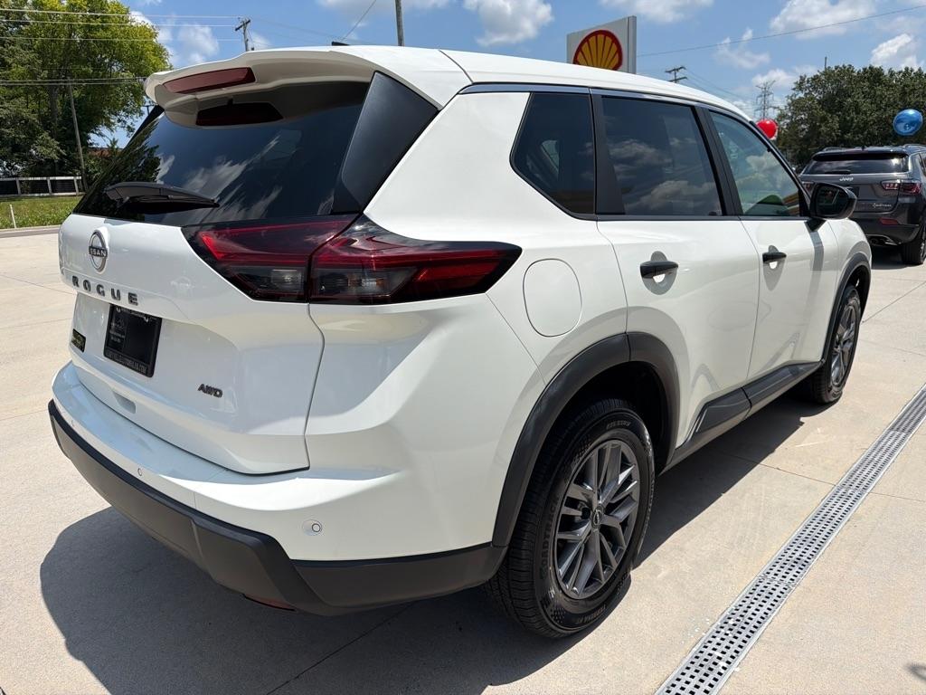Nissan Rogue  2024