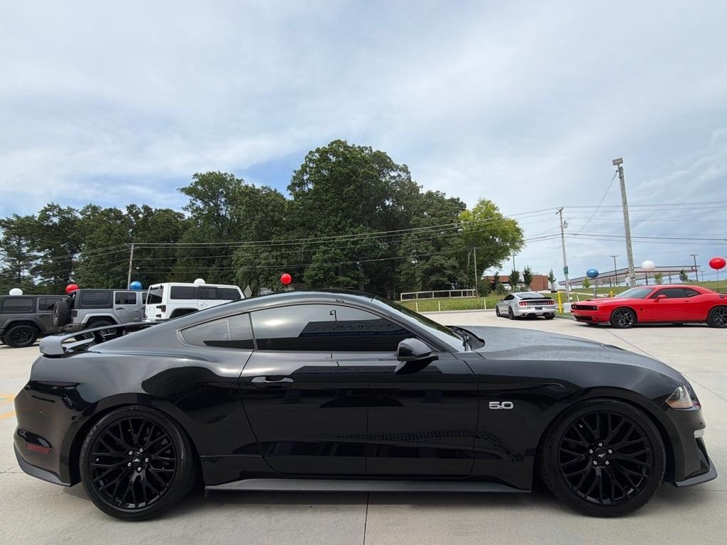 Ford Mustang  2020