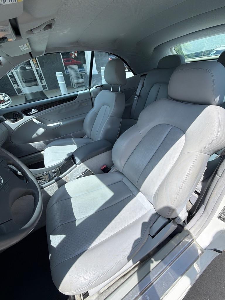 Mercedes-Benz CLK-Class  2002