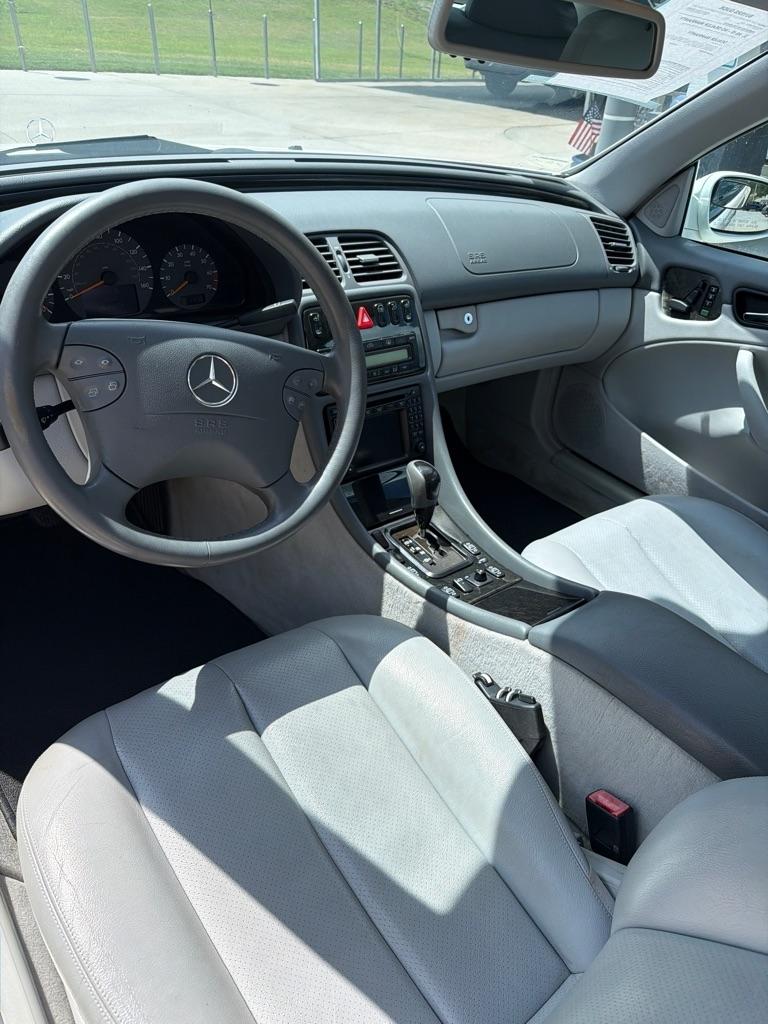 Mercedes-Benz CLK-Class  2002
