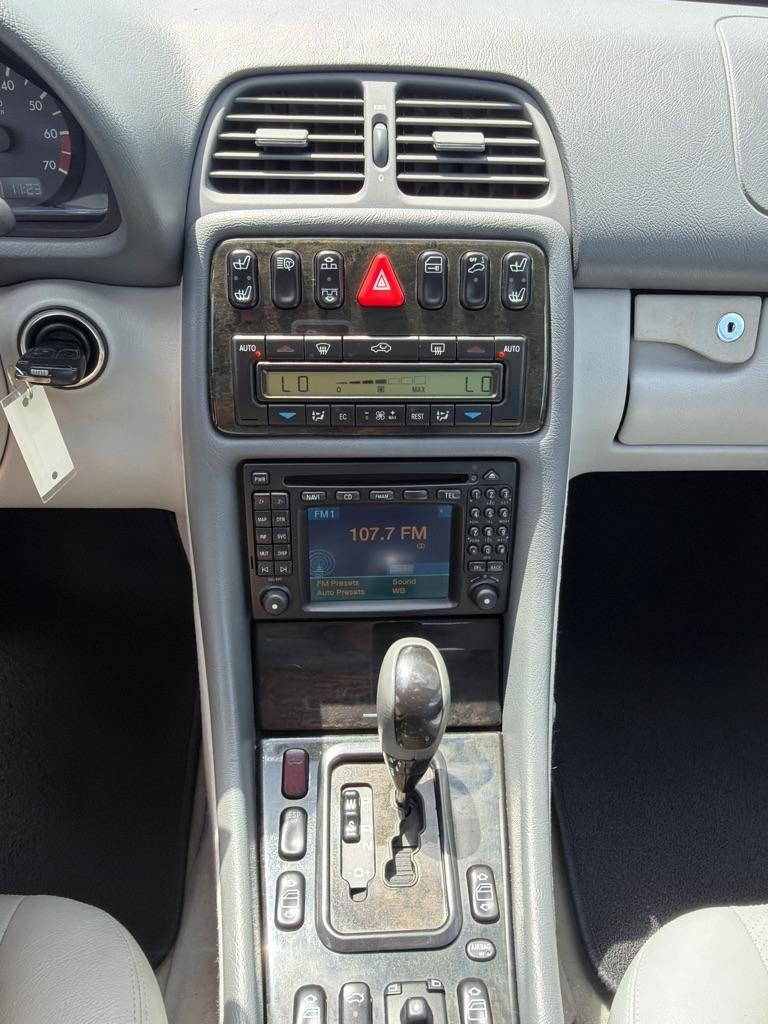 Mercedes-Benz CLK-Class  2002
