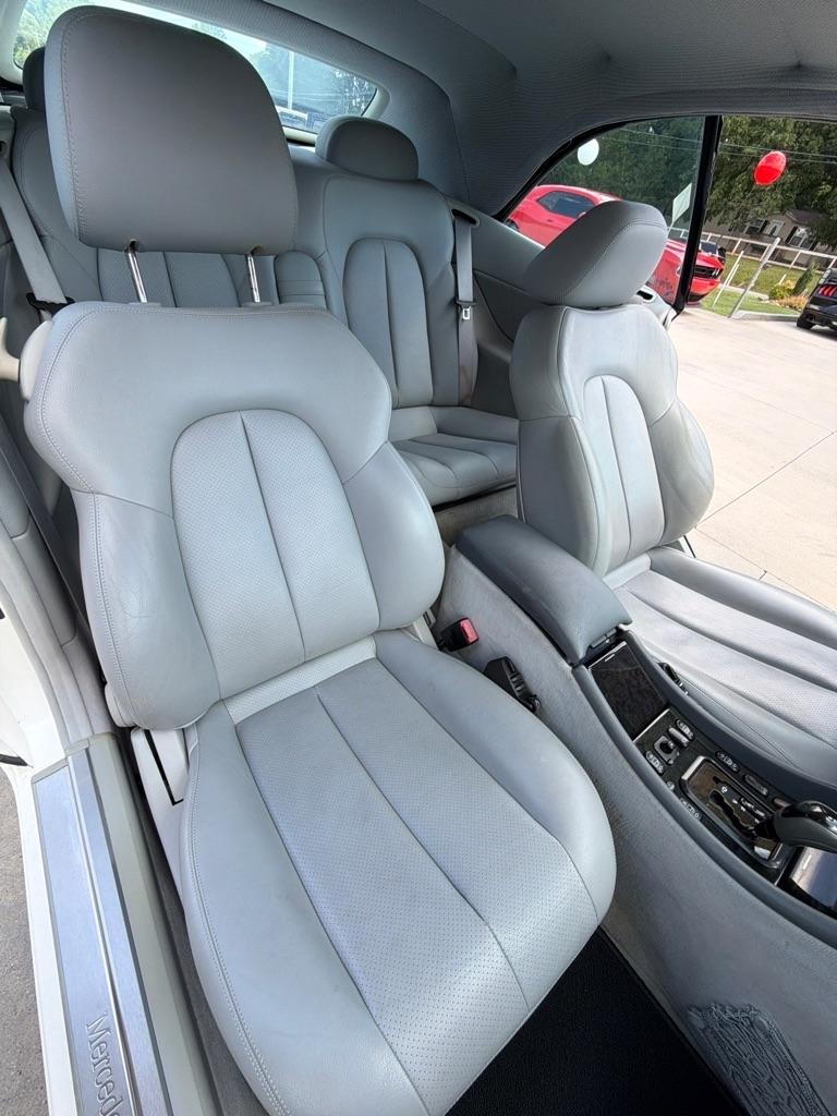 Mercedes-Benz CLK-Class  2002