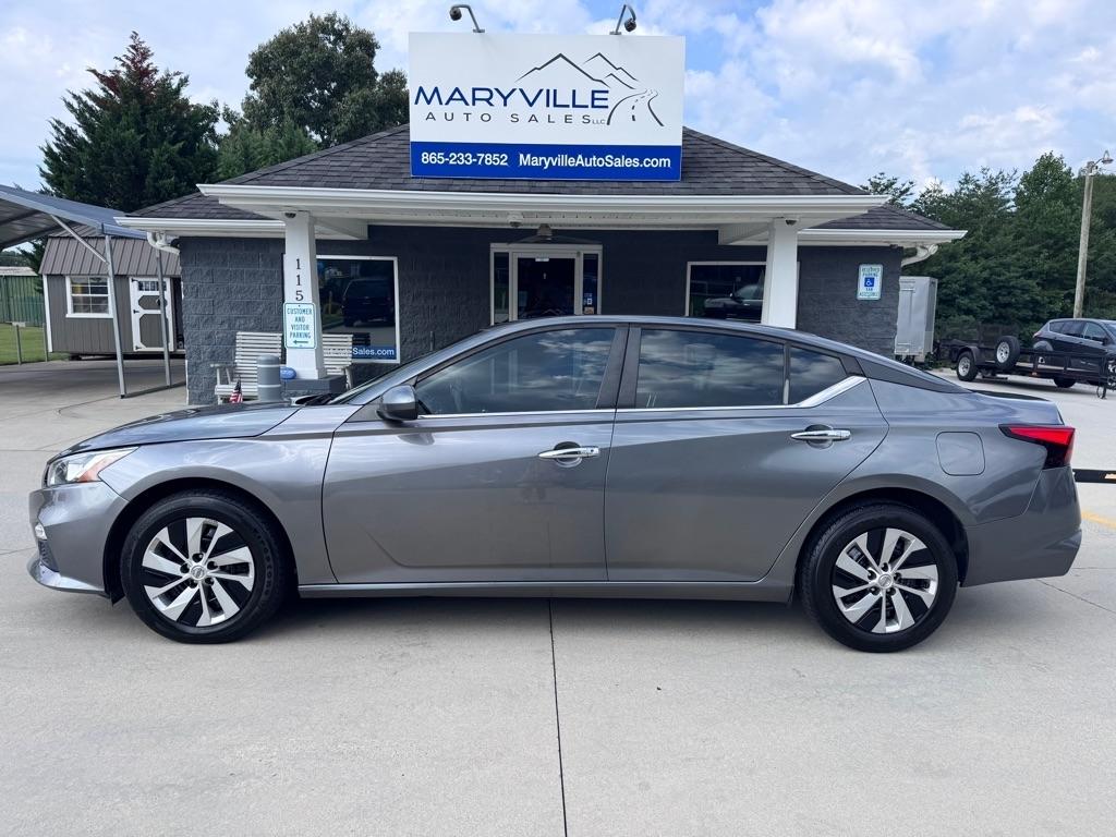 Nissan Altima  2021