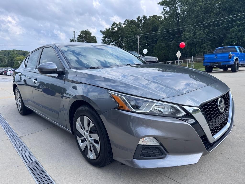 Nissan Altima  2021