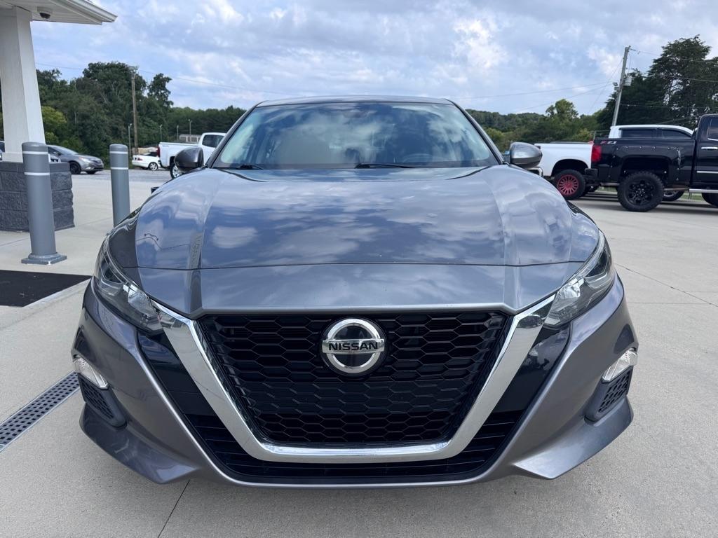 Nissan Altima  2021