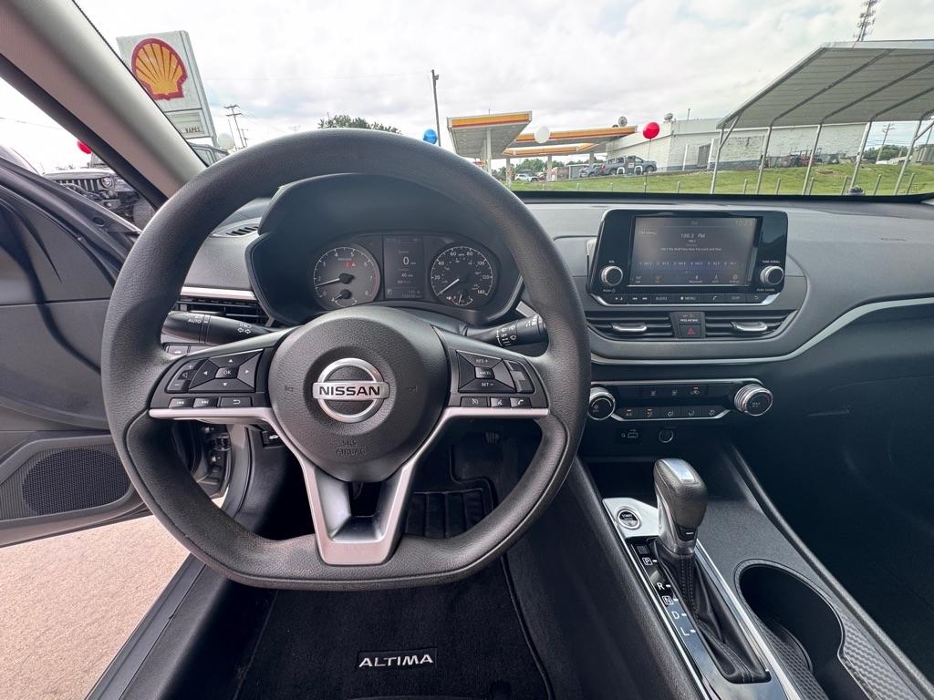 Nissan Altima  2021
