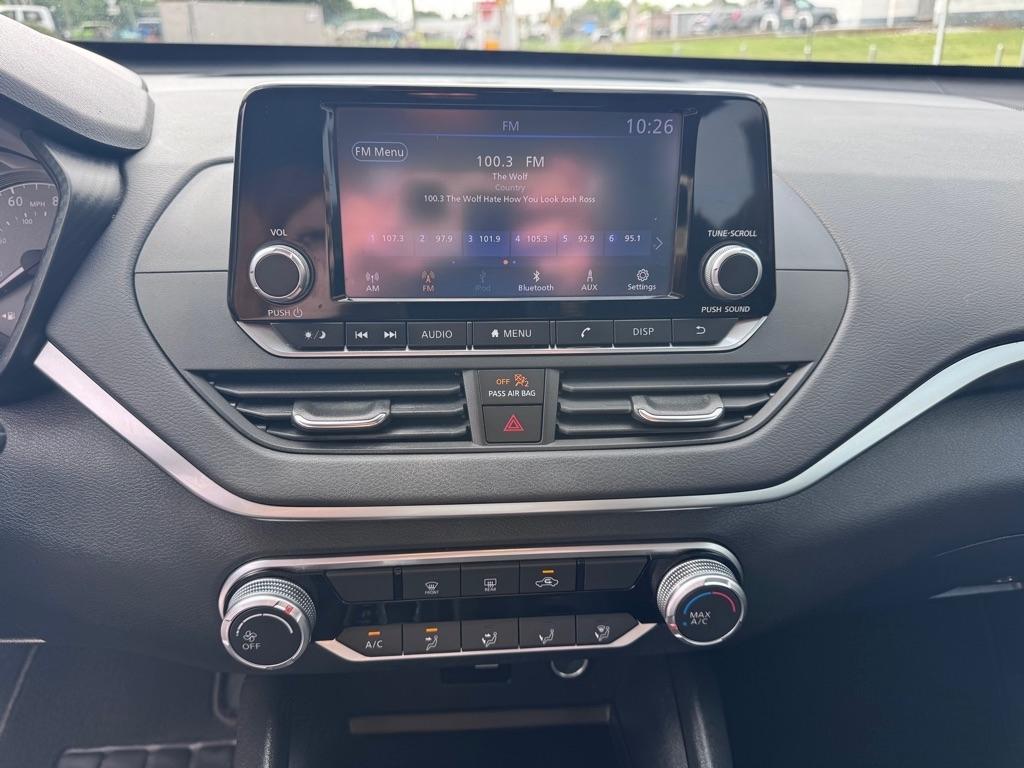 Nissan Altima  2021
