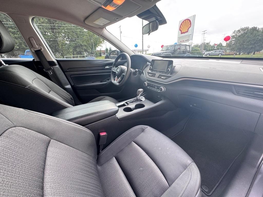 Nissan Altima  2021