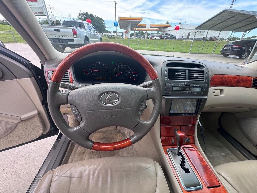 Lexus LS 430  2001
