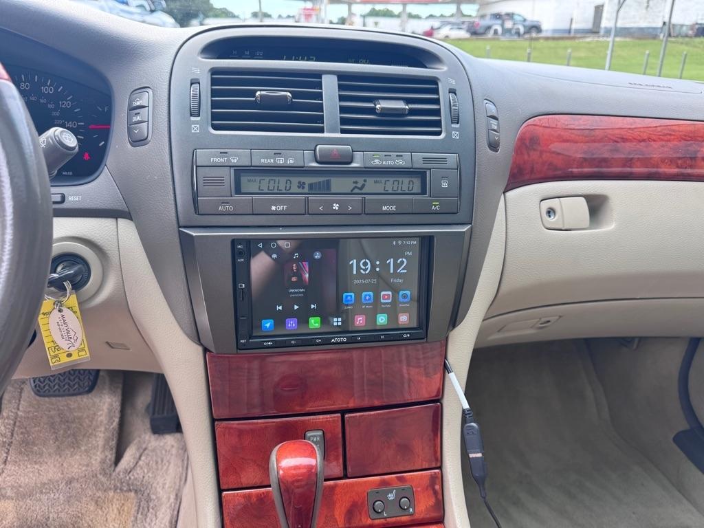 Lexus LS 430  2001