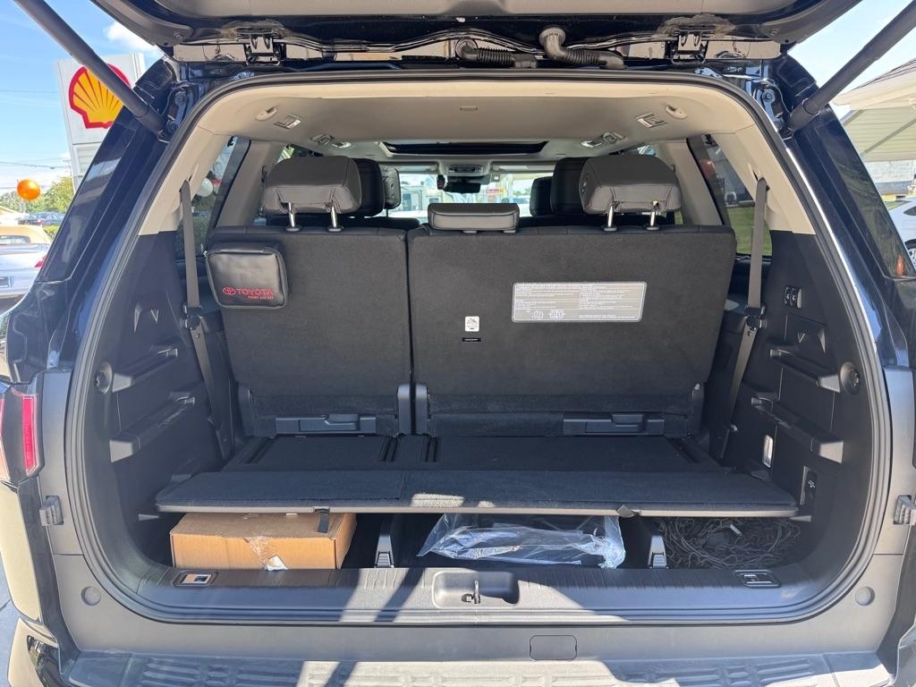 Toyota Sequoia  2023