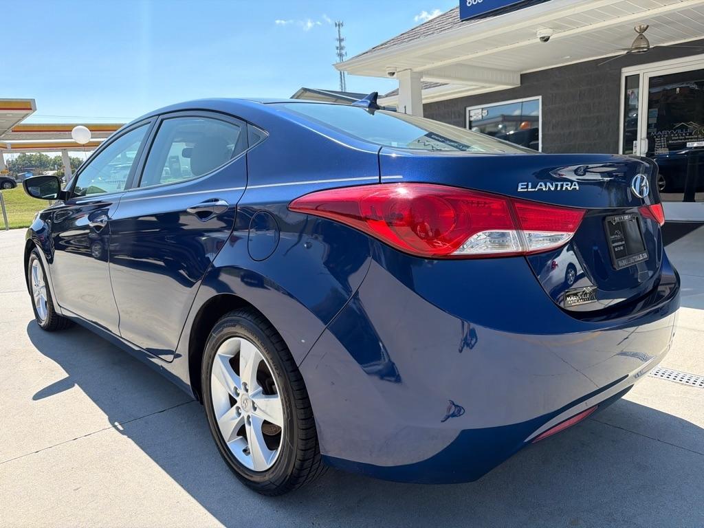 Hyundai Elantra  2013