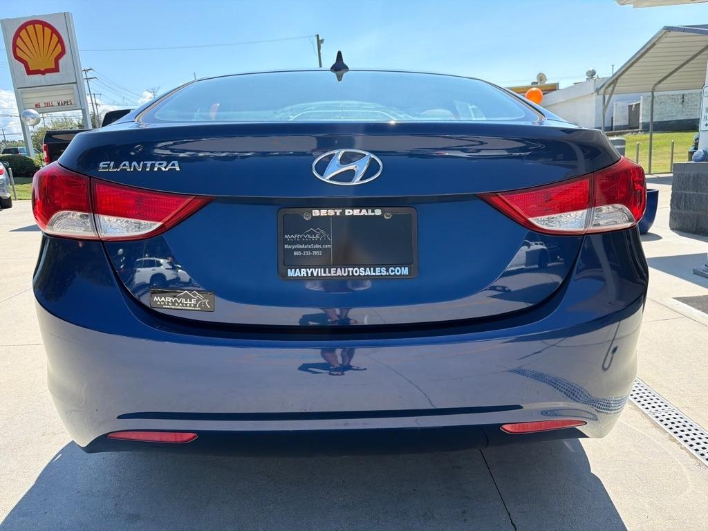 Hyundai Elantra  2013