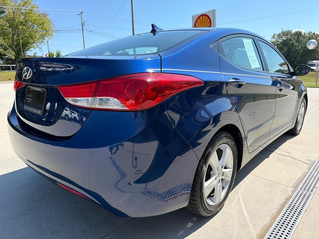 Hyundai Elantra  2013