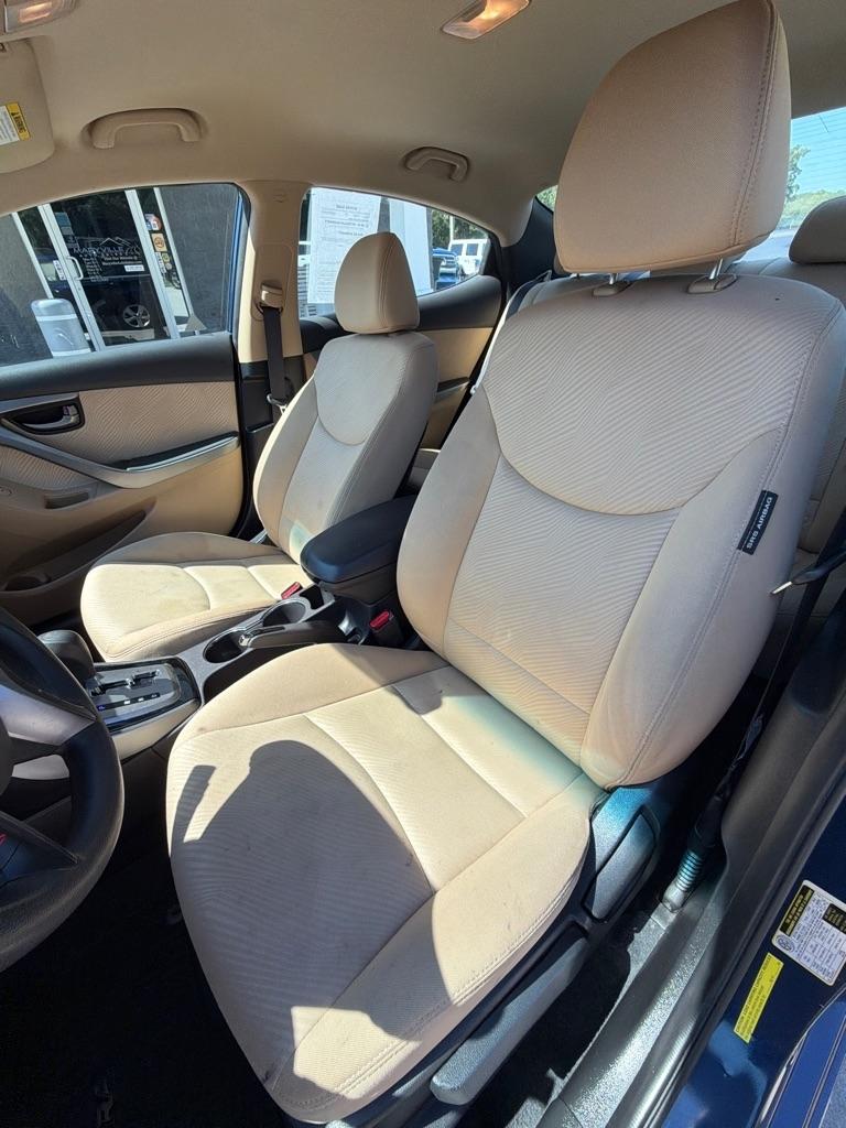 Hyundai Elantra  2013