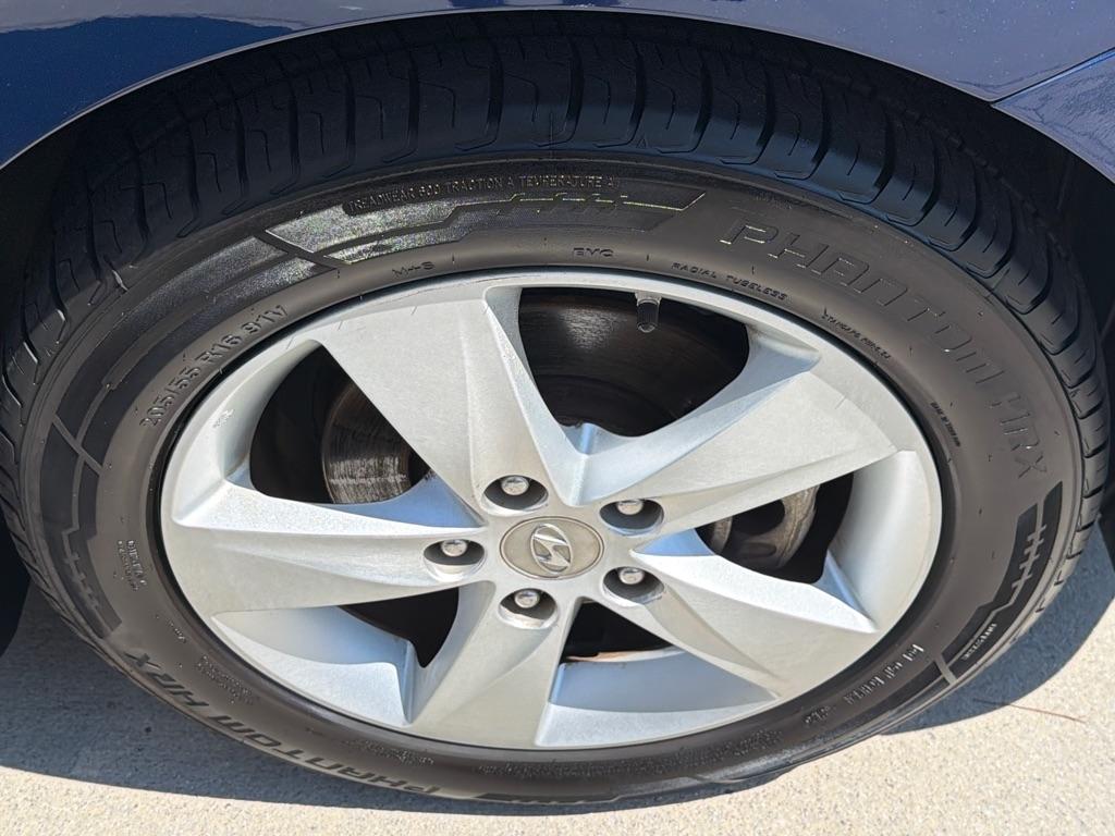 Hyundai Elantra  2013