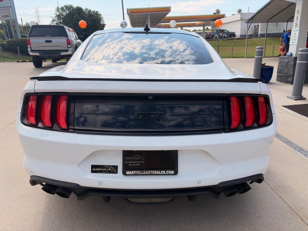 Ford Mustang  2021