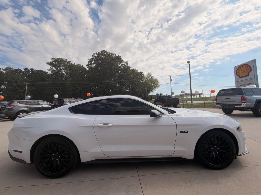 Ford Mustang  2021