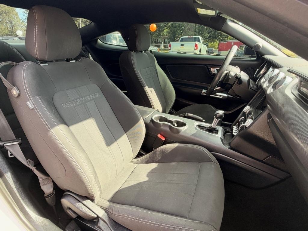 Ford Mustang  2021