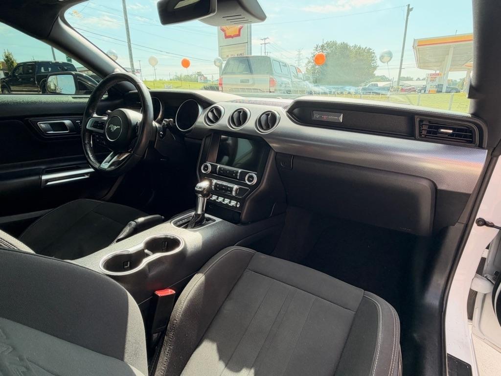 Ford Mustang  2021
