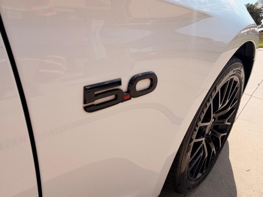 Ford Mustang  2021