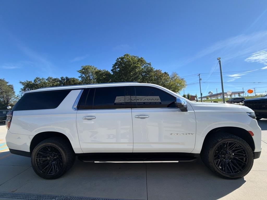 Chevrolet Suburban  2023