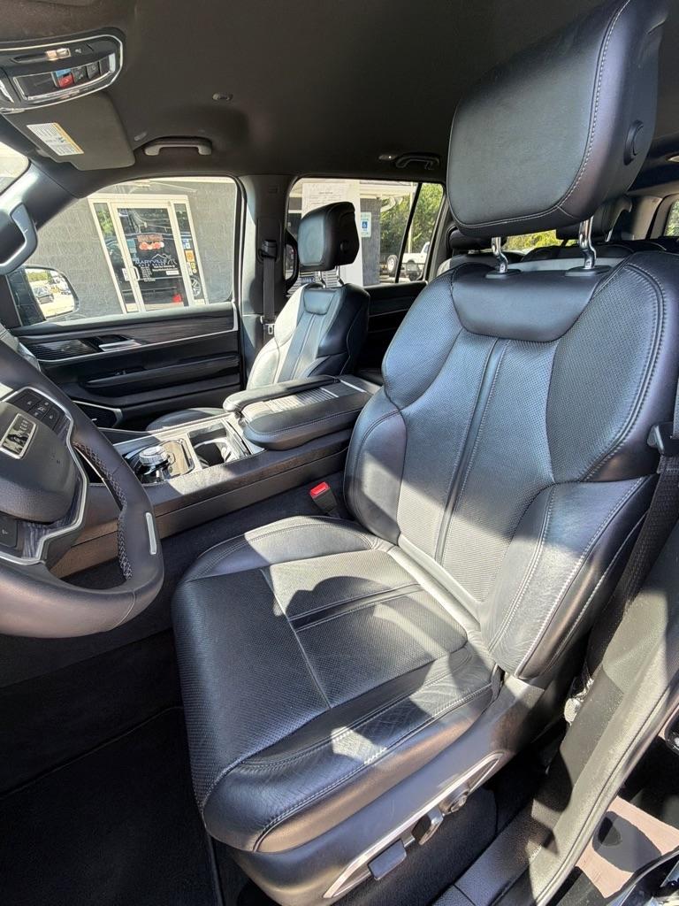 Jeep Wagoneer L  2024