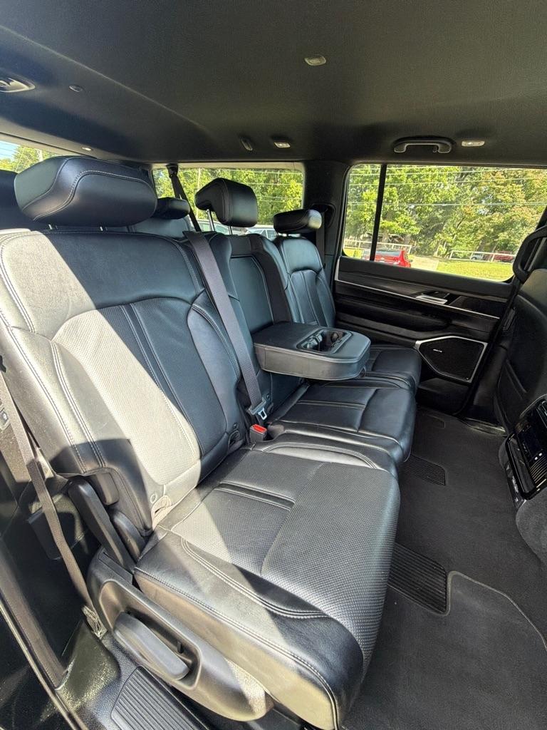Jeep Wagoneer L  2024
