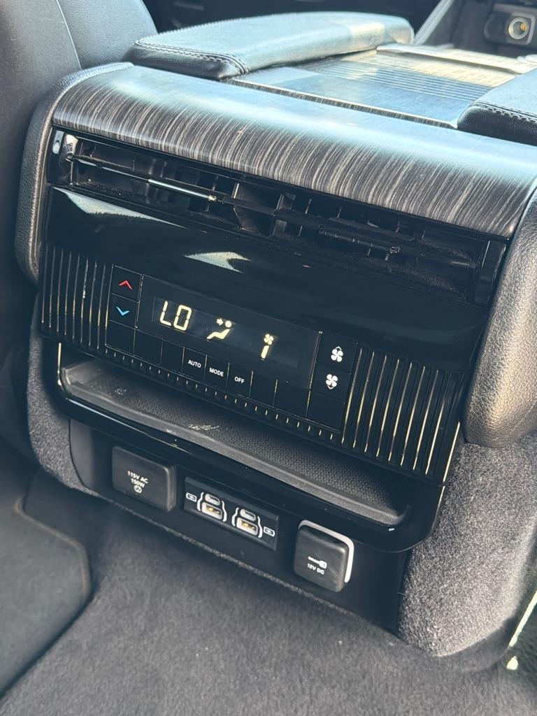 Jeep Wagoneer L  2024