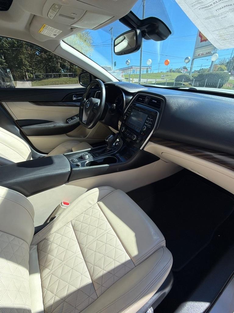 Nissan Maxima  2018