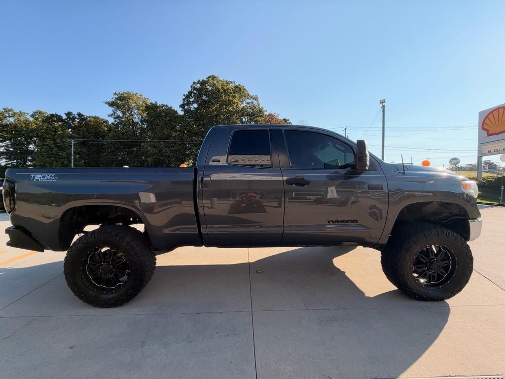 Toyota Tundra 4WD  2017