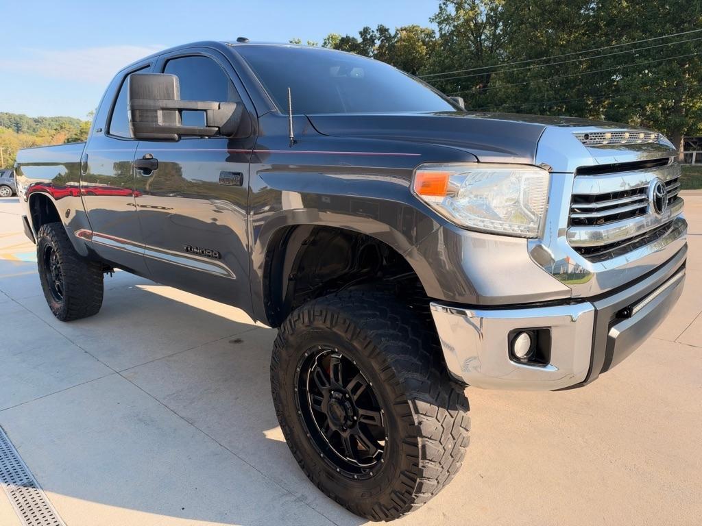 Toyota Tundra 4WD  2017
