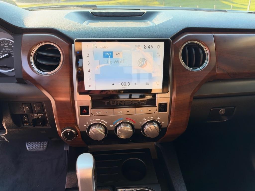 Toyota Tundra 4WD  2017