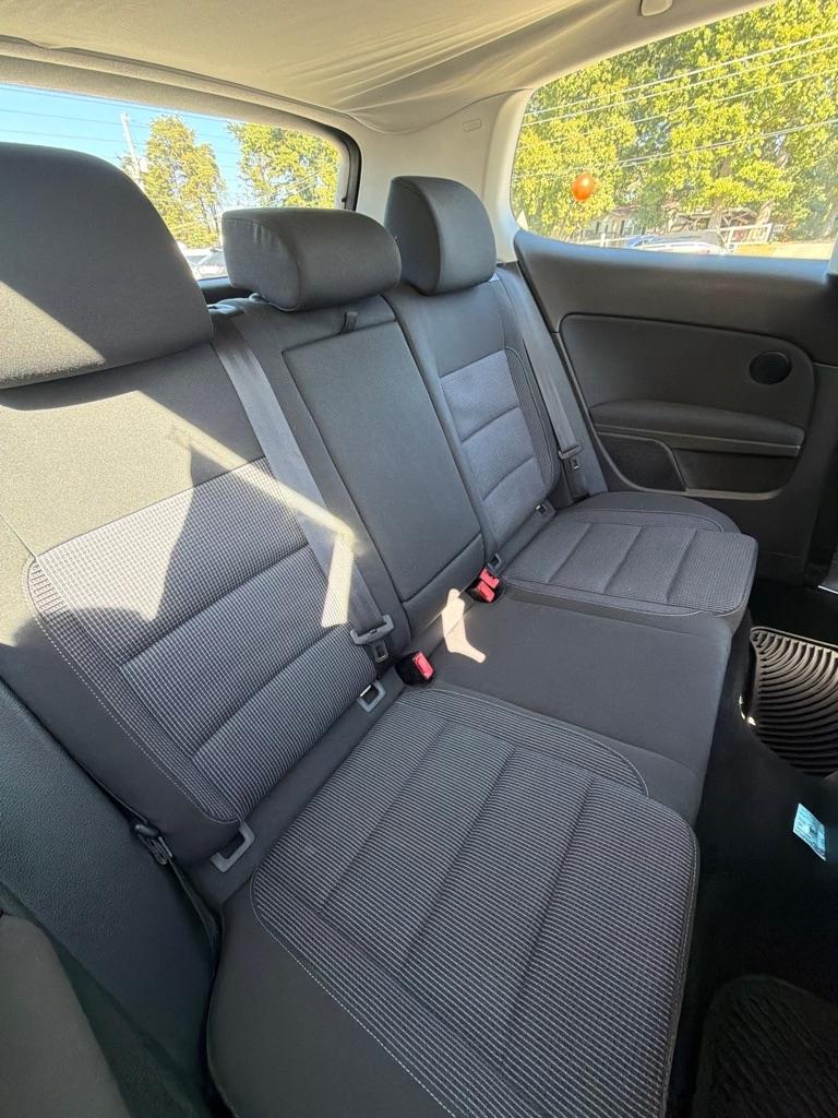 Volkswagen Golf  2012