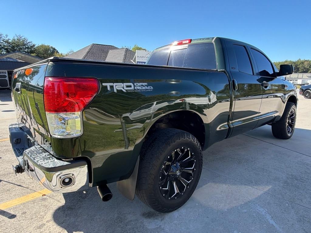 Toyota Tundra 4WD Truck  2010