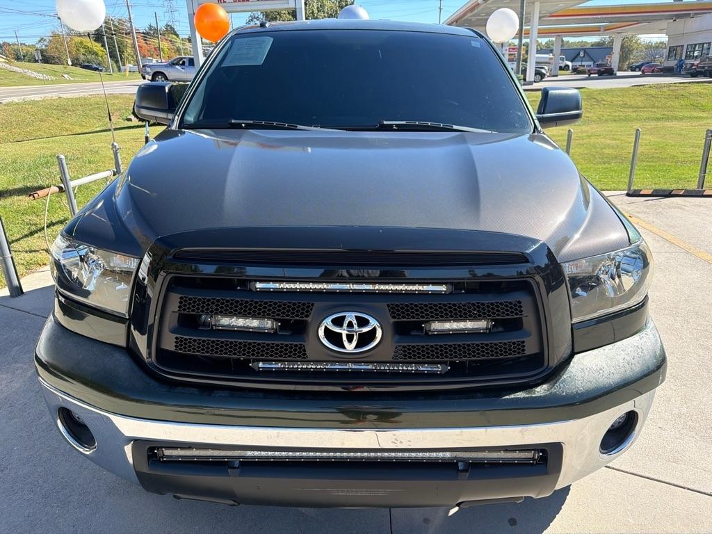 Toyota Tundra 4WD Truck  2010