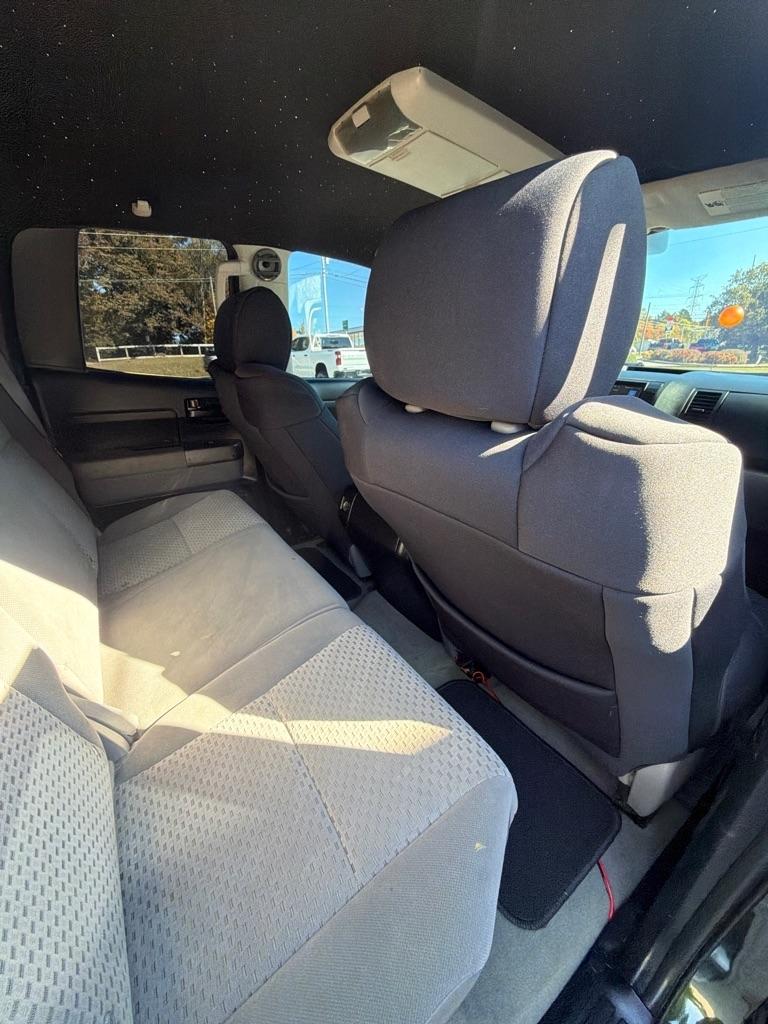 Toyota Tundra 4WD Truck  2010