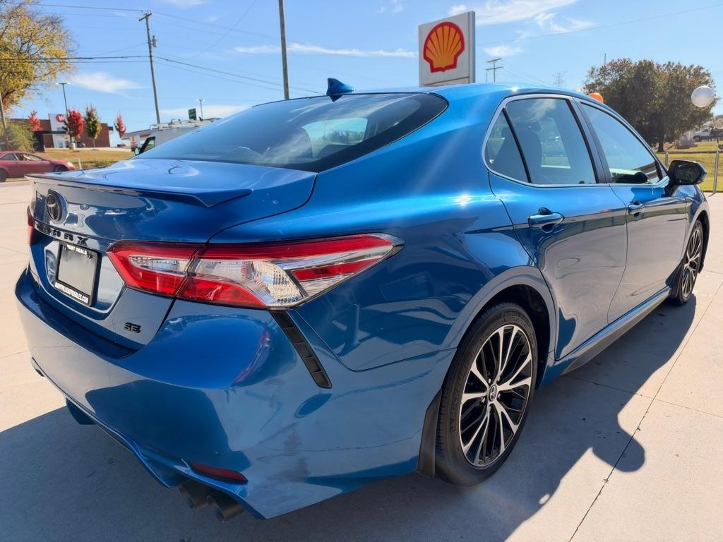 Toyota Camry  2020