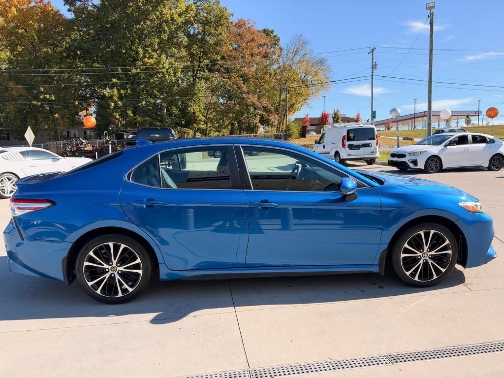 Toyota Camry  2020