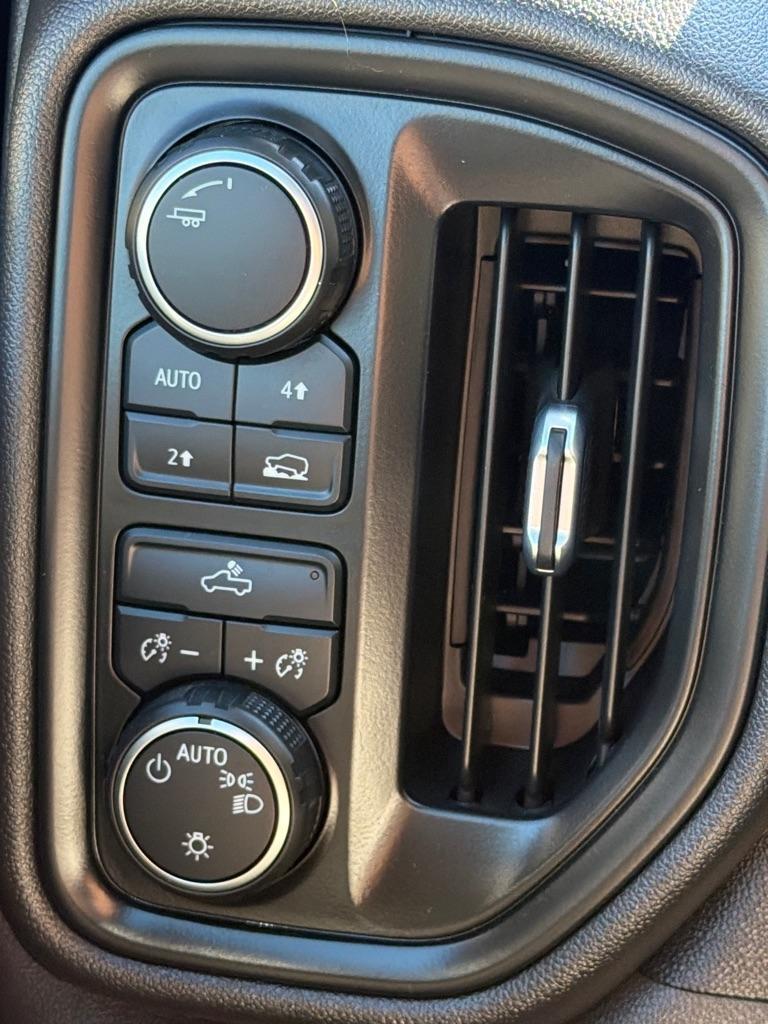 Chevrolet Silverado 1500  2021