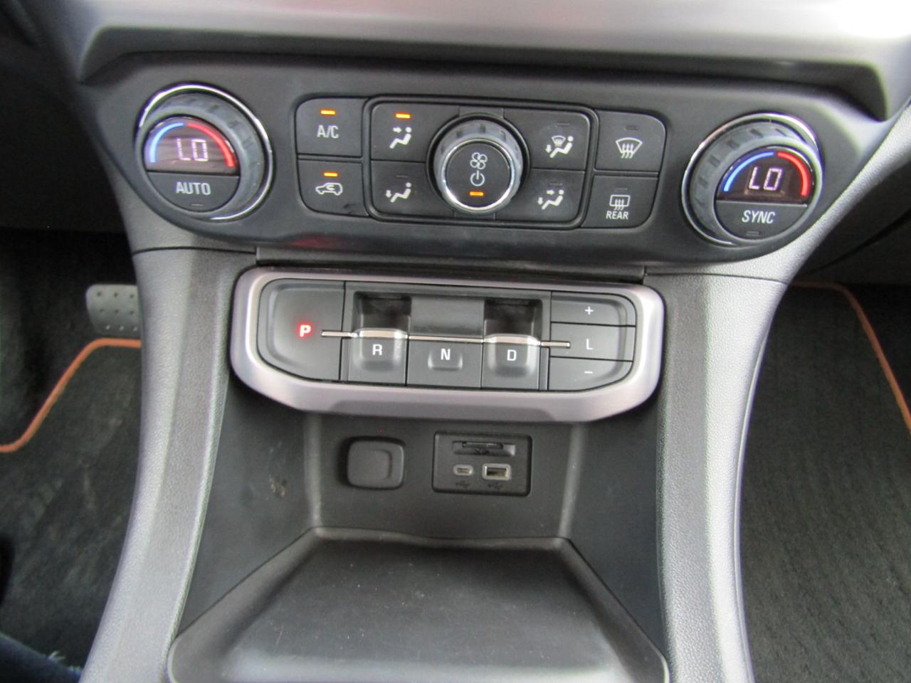 GMC Acadia AWD 4dr AT4 2020