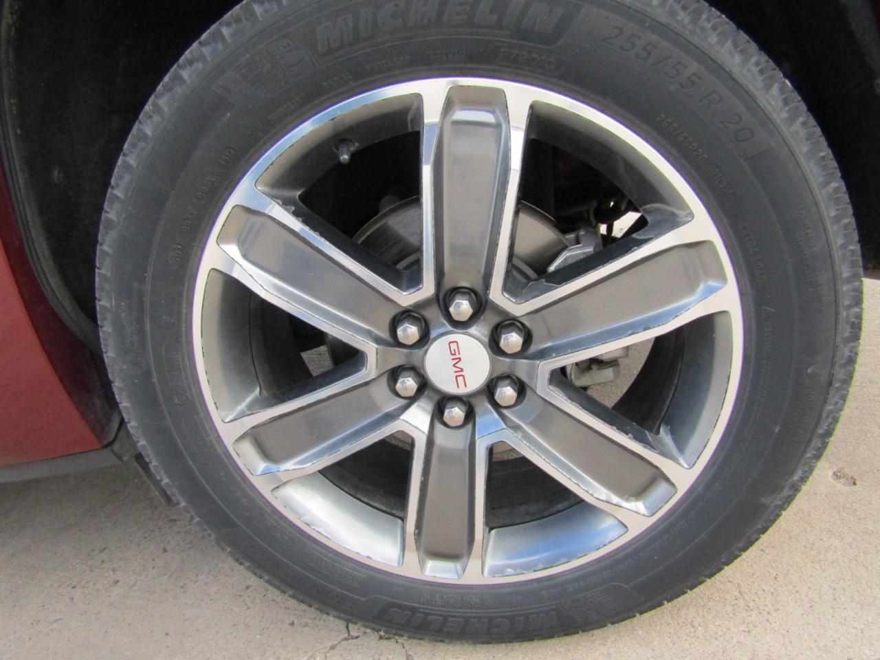 GMC Acadia FWD 4dr Denali 2017