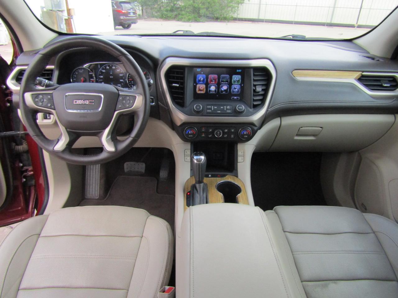 GMC Acadia FWD 4dr Denali 2017