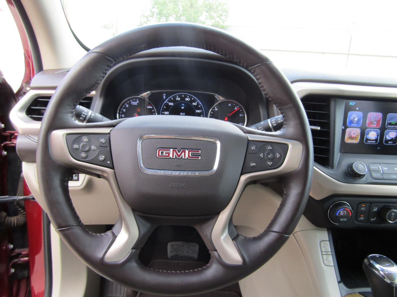 GMC Acadia FWD 4dr Denali 2017