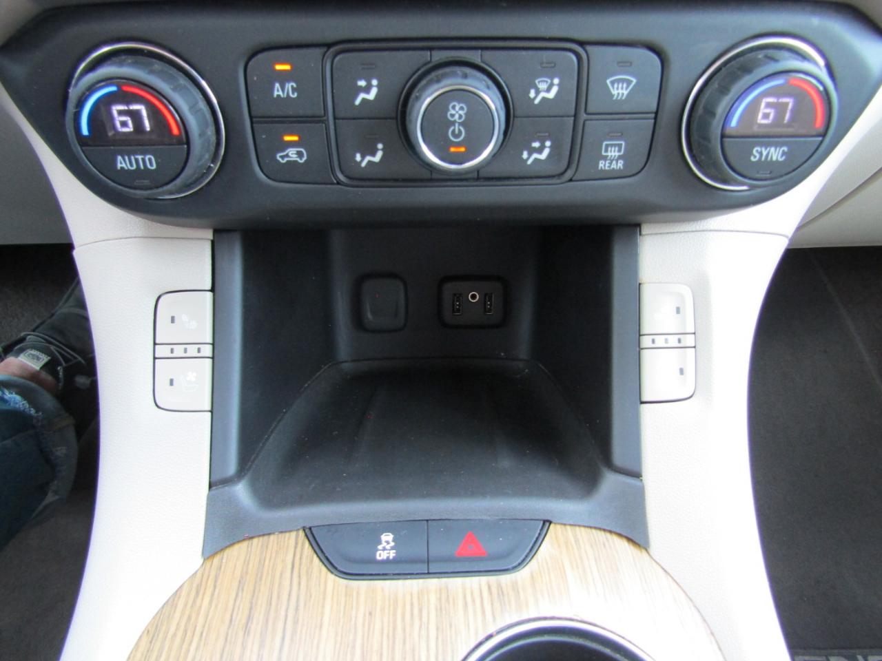 GMC Acadia FWD 4dr Denali 2017