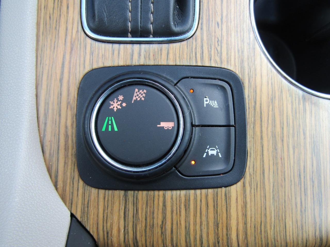 GMC Acadia FWD 4dr Denali 2017