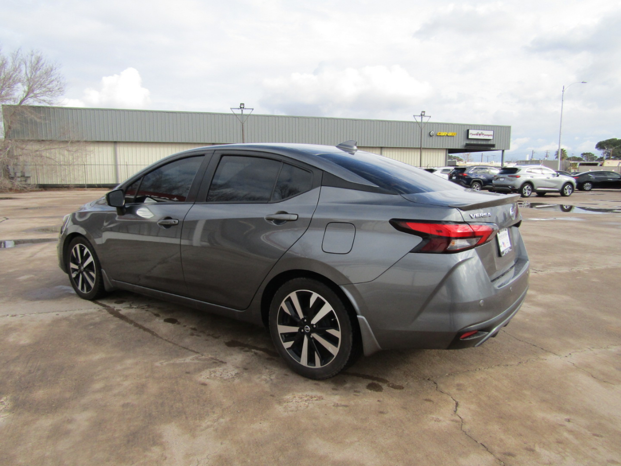 Nissan Versa SR 2022