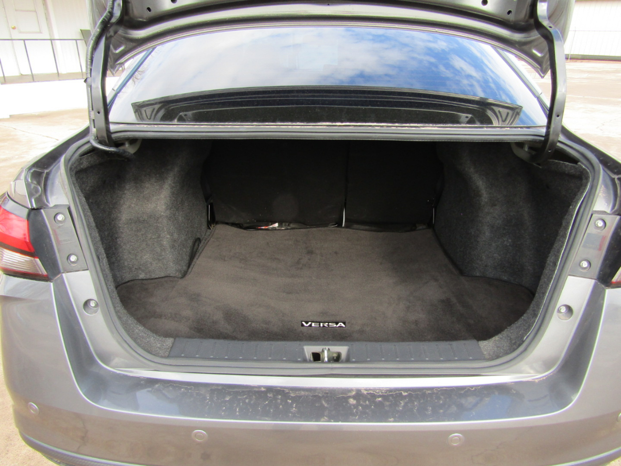 Nissan Versa SR 2022