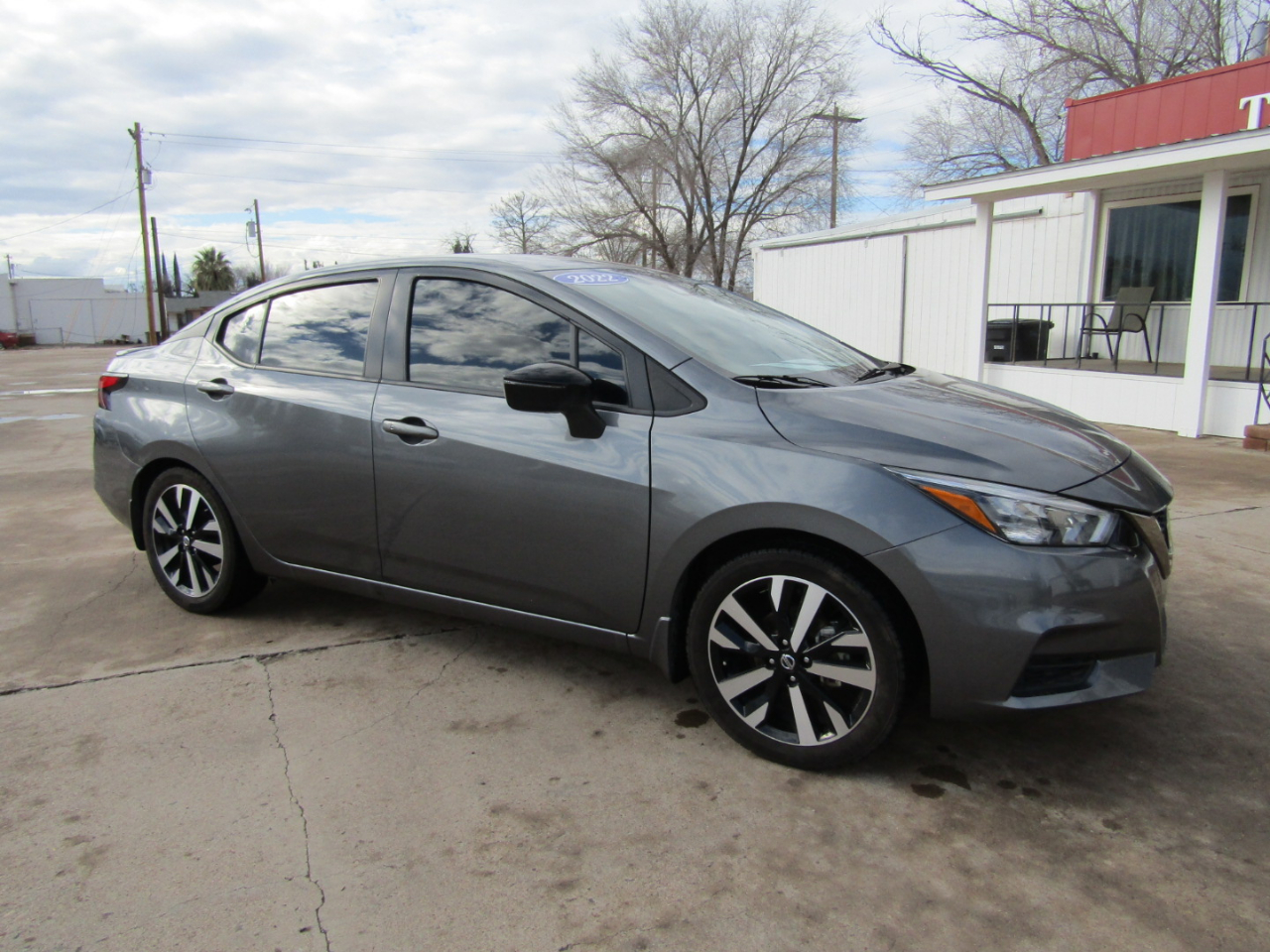 Nissan Versa SR 2022