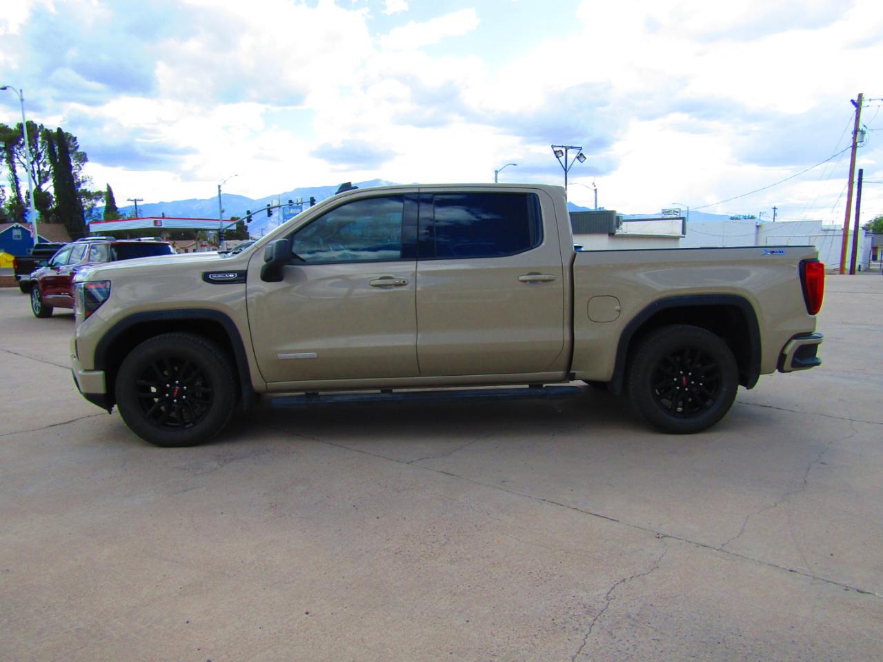 GMC Sierra 1500 4WD Crew Cab 147" Elevation w/3SB 2022